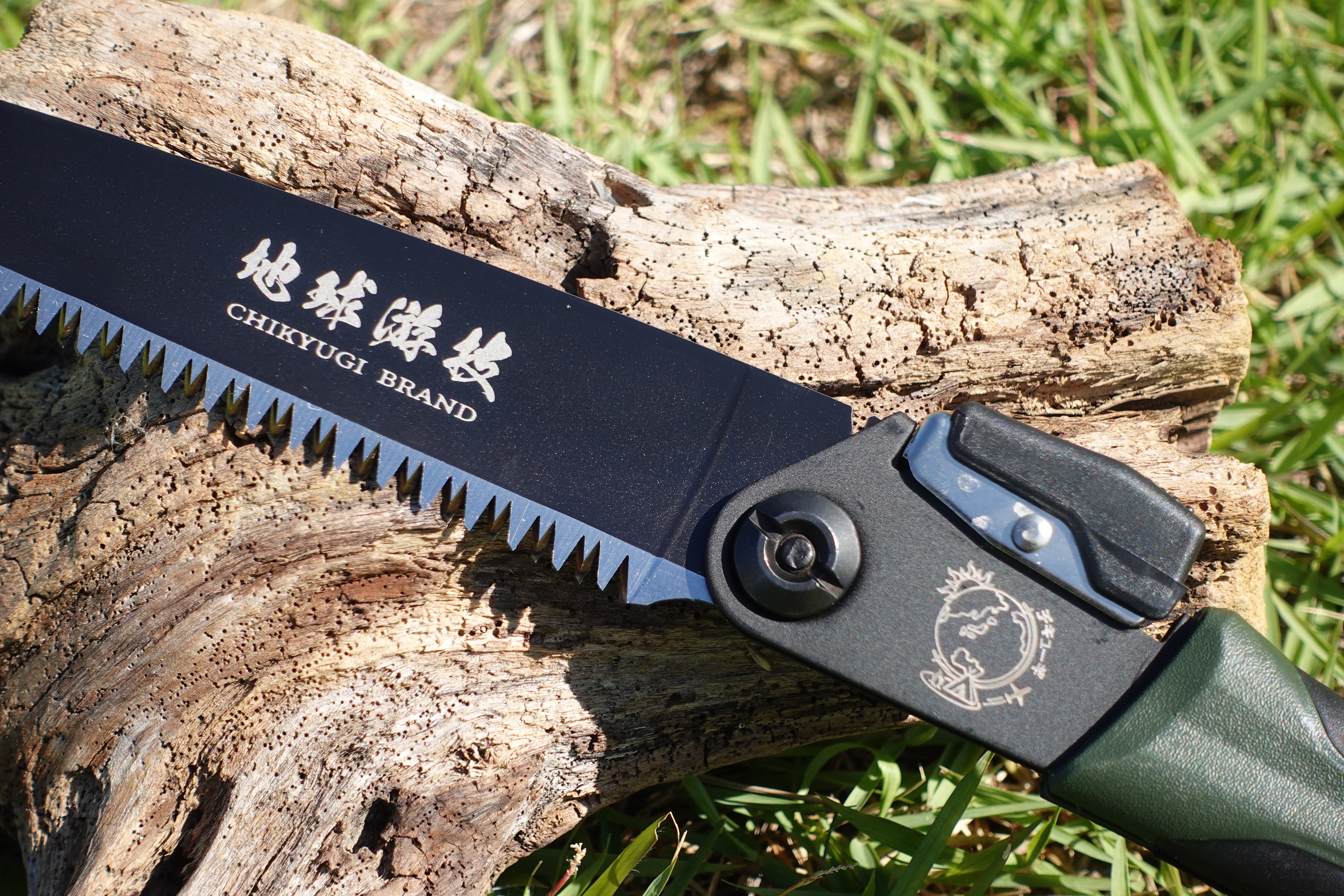 折り込み式ノコギリ「BLACK JAWS」万能目 130mm/210mm チキューギ